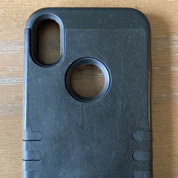 Black XR iPhone case - Picture 3 of 10